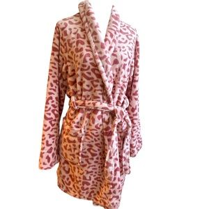 PJ Salvage Pink Leopard Print Fluffy Short Robe, Size Medium